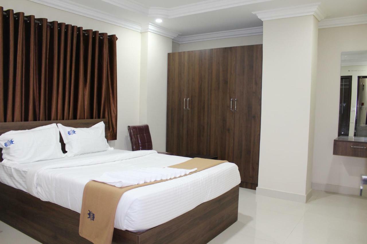 Royal Star Hotels Bangalore Esterno foto