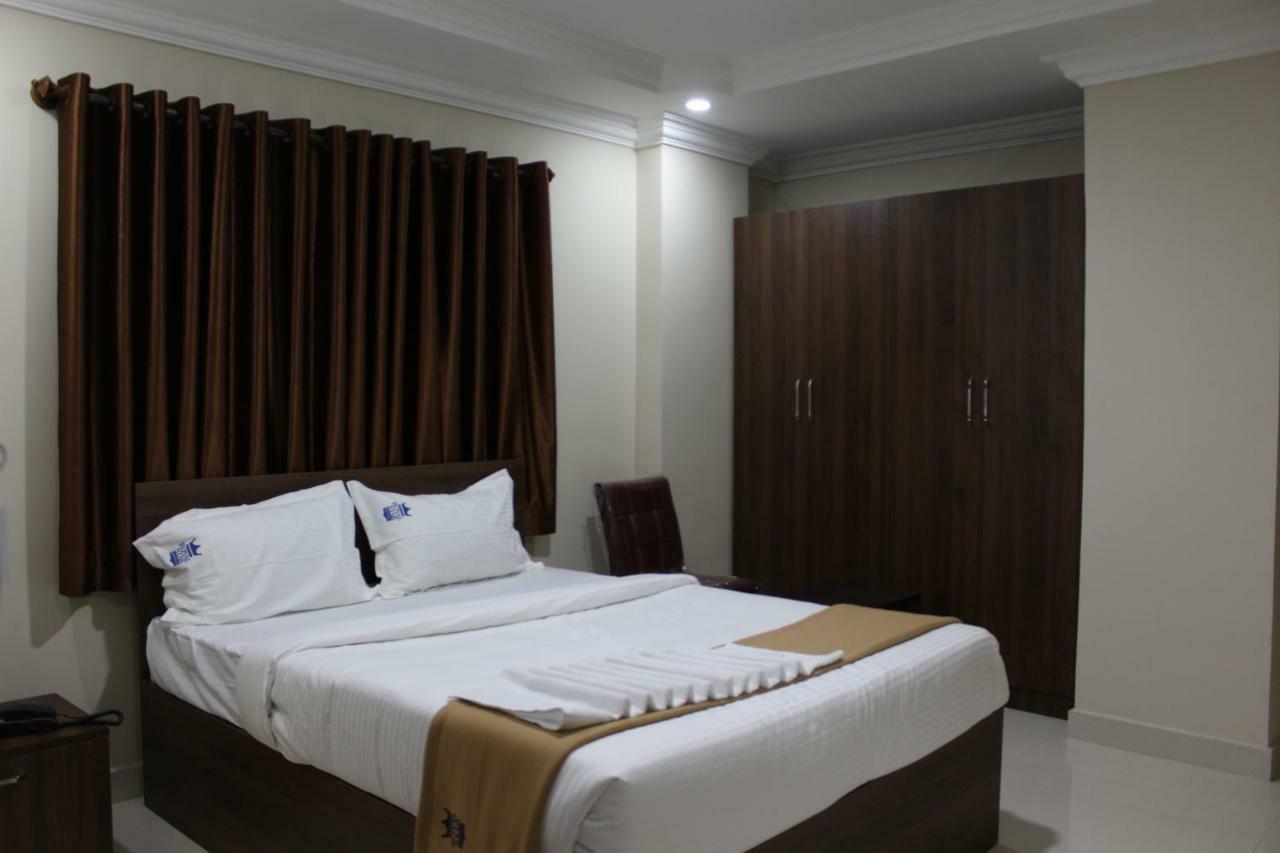 Royal Star Hotels Bangalore Esterno foto