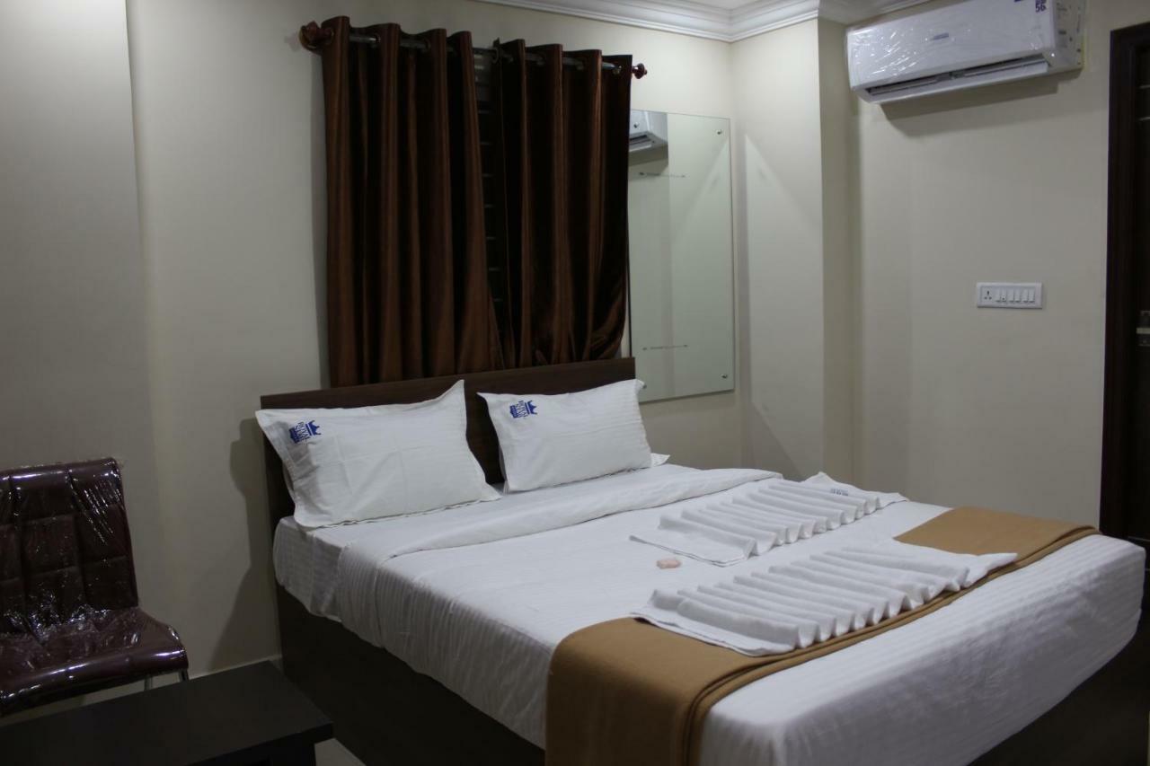 Royal Star Hotels Bangalore Esterno foto