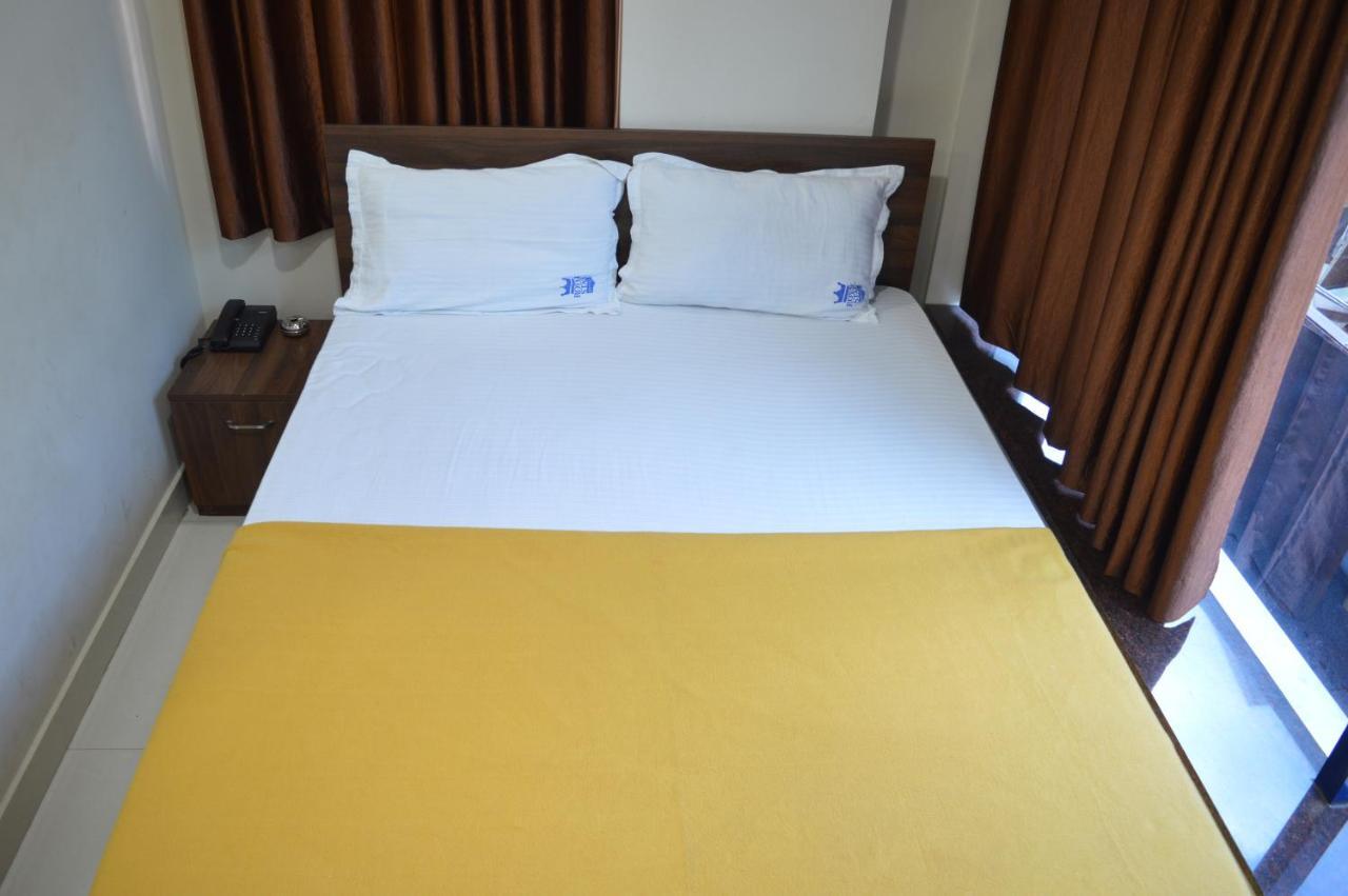 Royal Star Hotels Bangalore Esterno foto