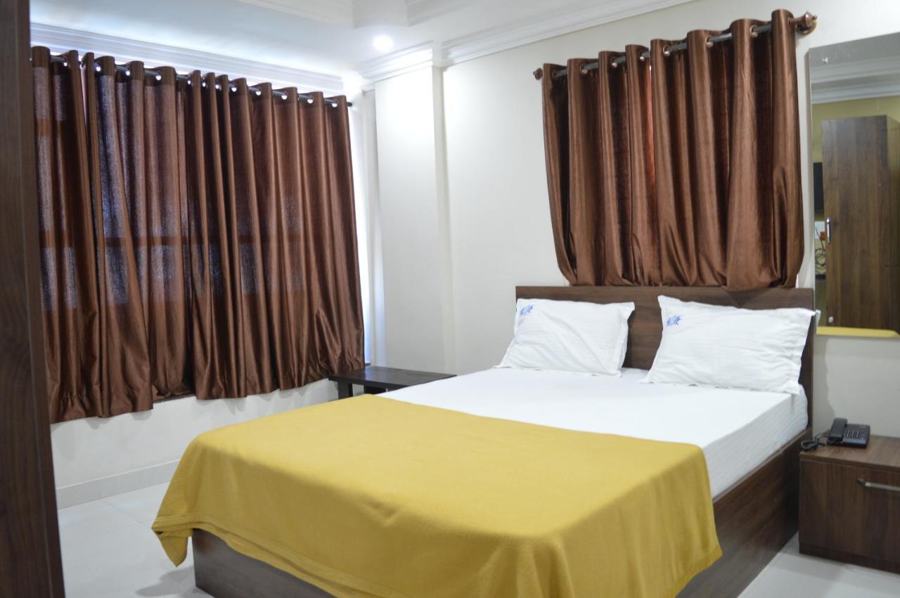Royal Star Hotels Bangalore Esterno foto