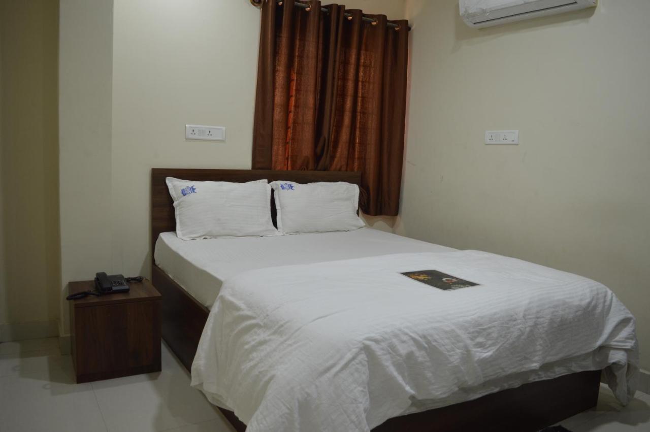 Royal Star Hotels Bangalore Esterno foto