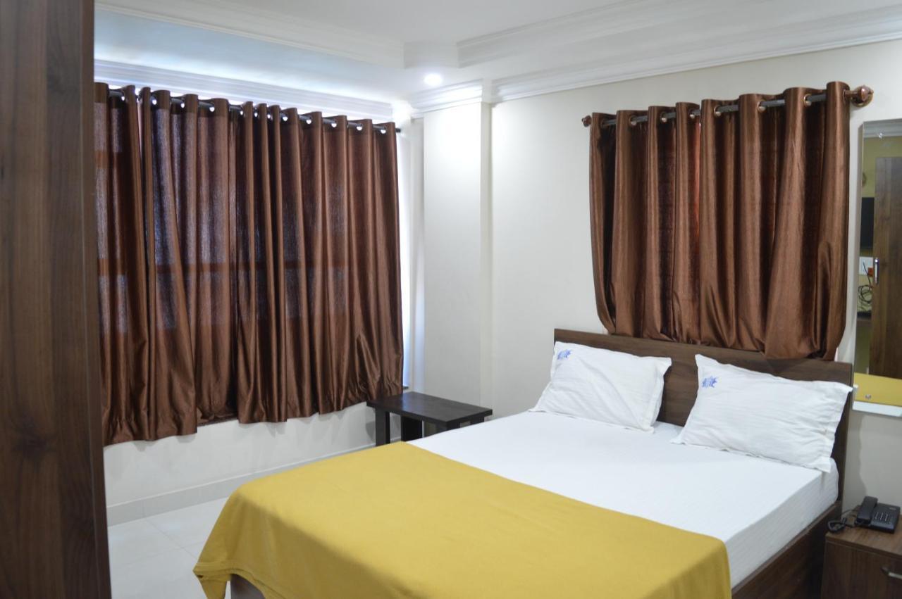 Royal Star Hotels Bangalore Esterno foto